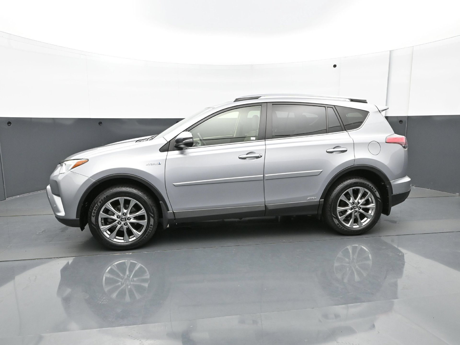 Used 2017 Toyota RAV4 Limited w/ Protection Package AWD/4WD image 3