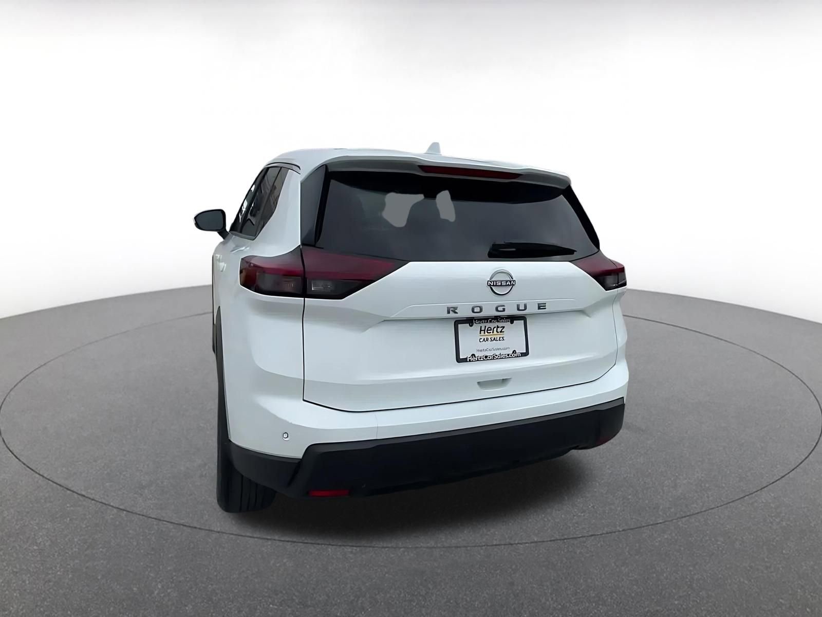 Used 2025 Nissan Rogue SV image 11