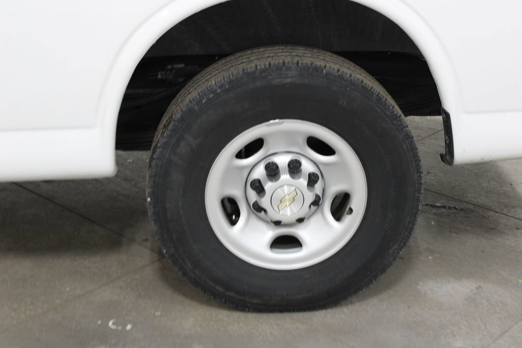 Used 2023 Chevrolet Express 3500 LS image 43
