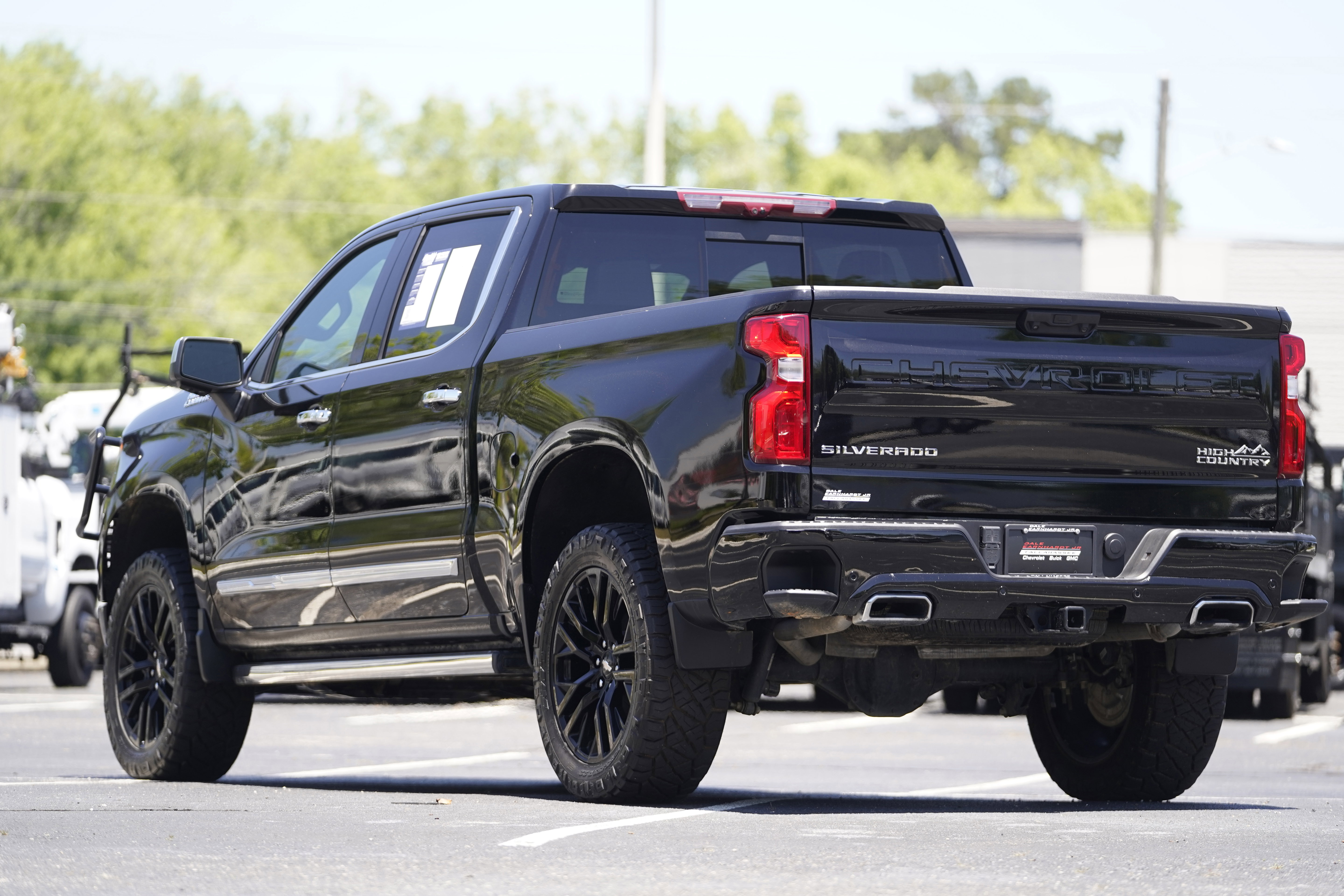 Used 2024 Chevrolet Silverado 1500 High Country AWD/4WD image 3
