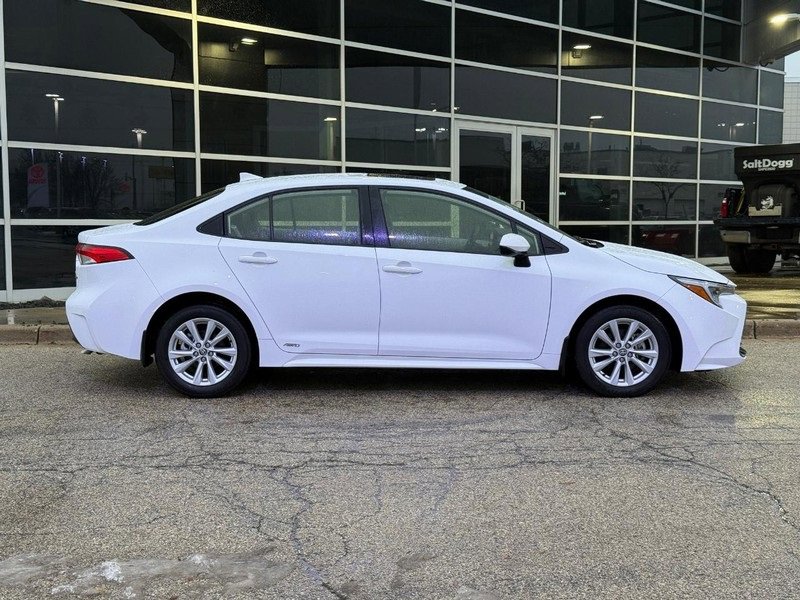 Used 2023 Toyota Corolla LE w/ LE Premium Package image 2