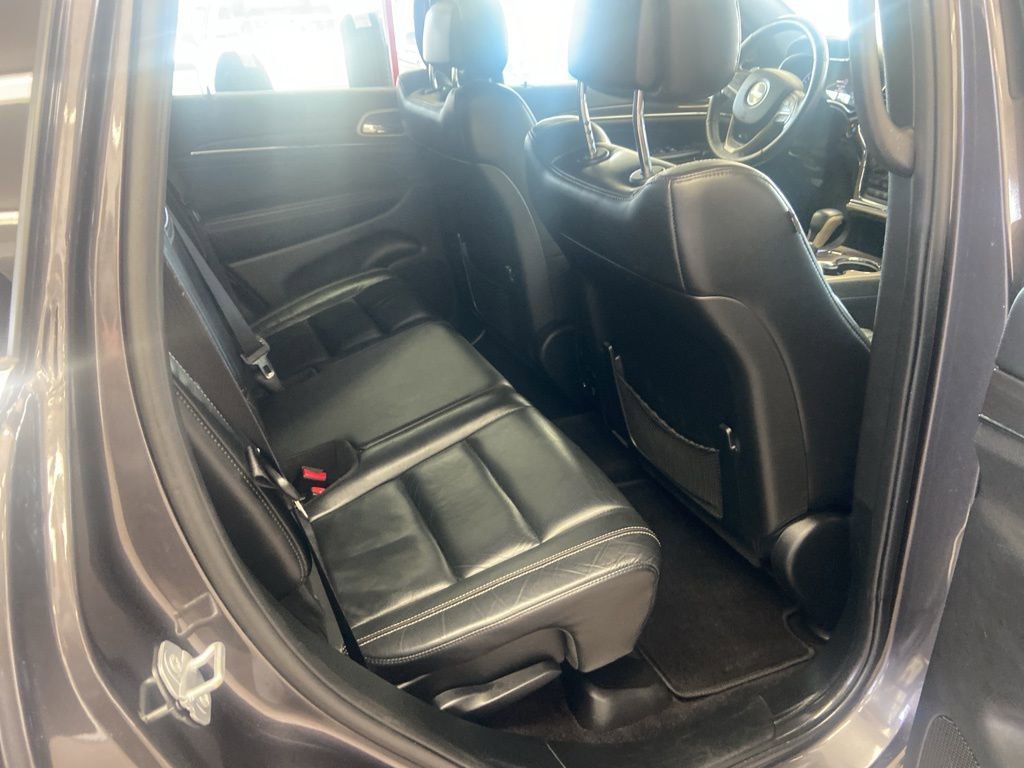 Used 2017 Jeep Grand Cherokee Limited image 18