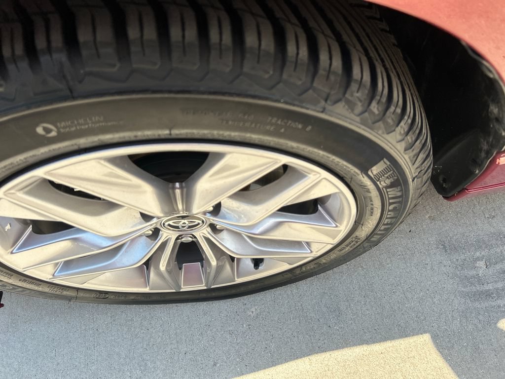 Certified 2021 Toyota Avalon XLE FWD image 15