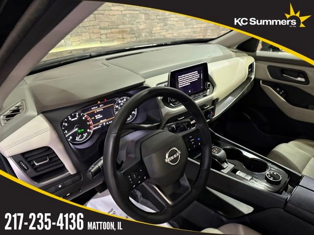 Certified 2025 Nissan Rogue SV image 12