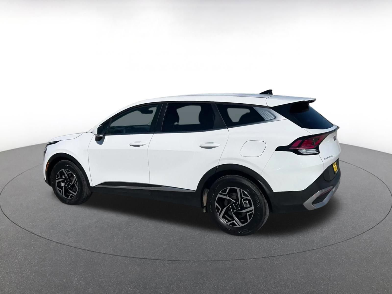 Used 2025 Kia Sportage LX FWD image 10