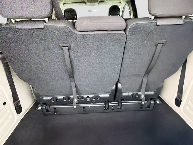 Used 2017 Dodge Grand Caravan SE FWD image 26