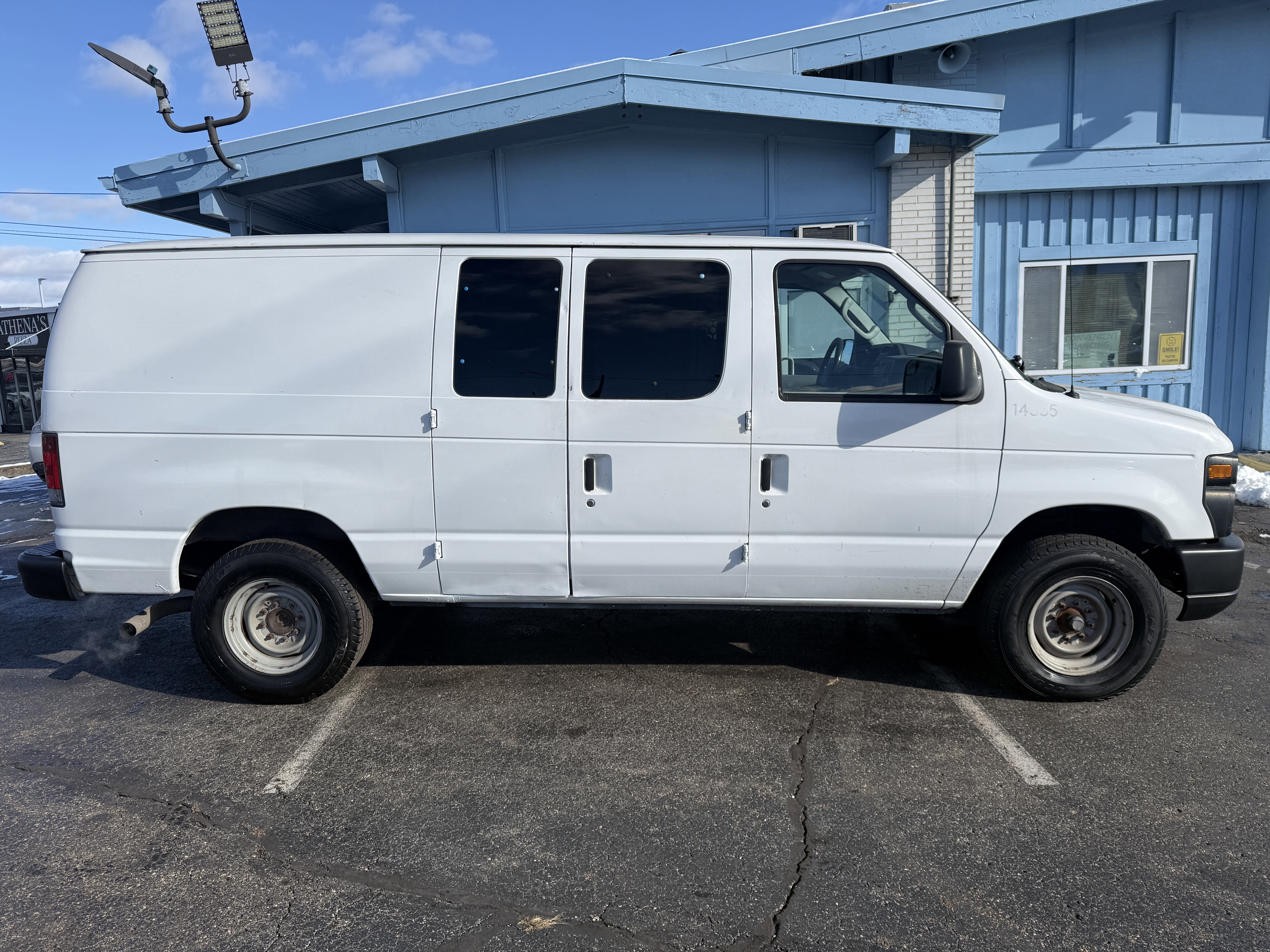 Used 2010 Ford E-250 and Econoline 250 image 6