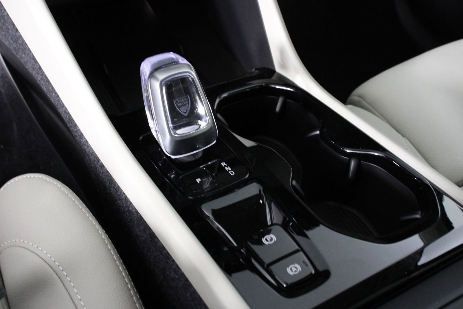 New 2026 Volvo XC40 B4 Plus w/ Climate Package image 7