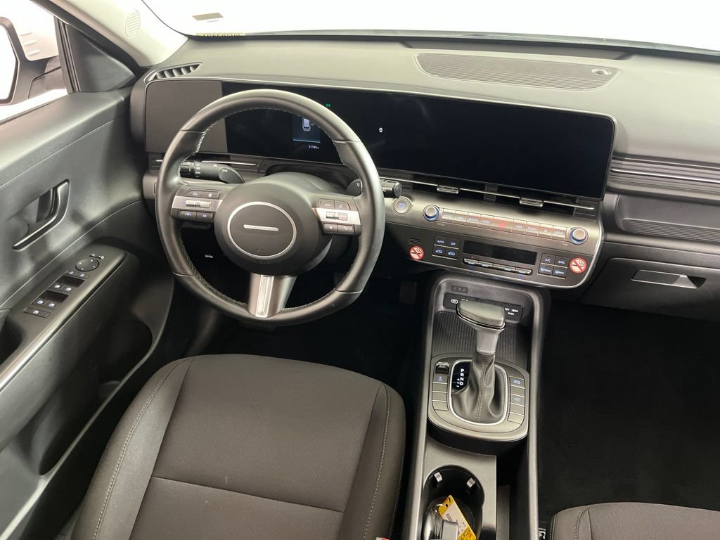 Used 2025 Hyundai Kona SEL AWD/4WD image 2