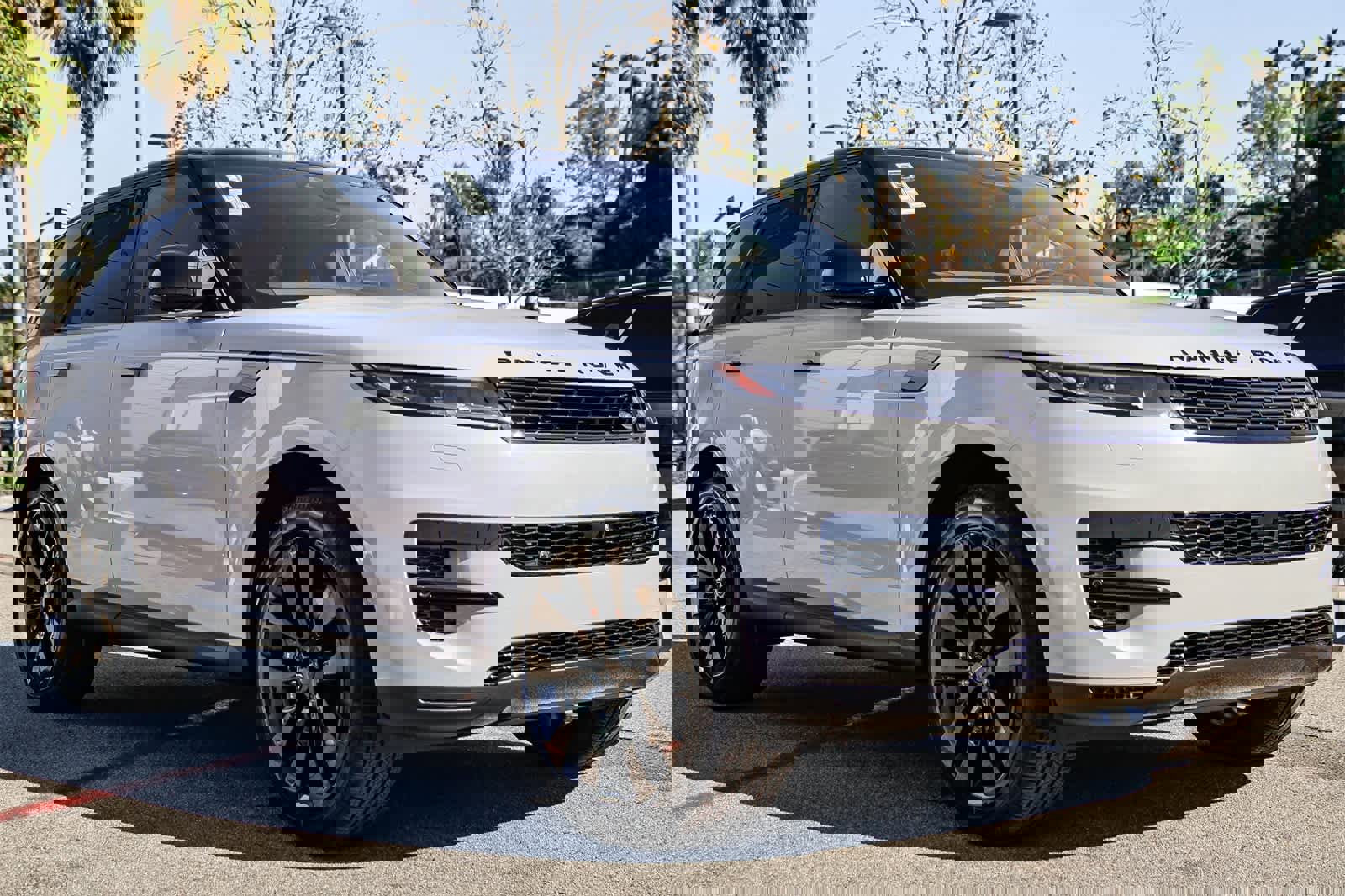 New 2026 Land Rover Range Rover Sport SE image 3