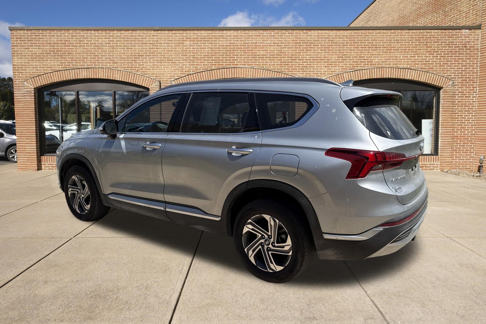 Used 2023 Hyundai Santa Fe SEL w/ Premium Package AWD/4WD image 5