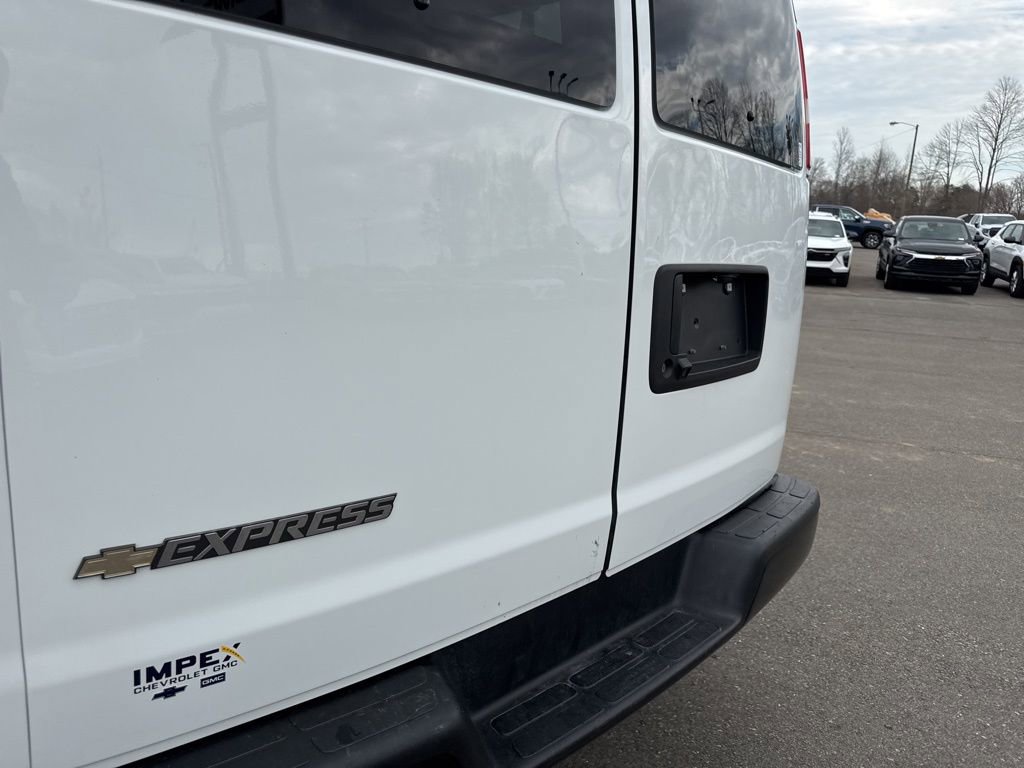 Used 2024 Chevrolet Express 3500 LS image 24