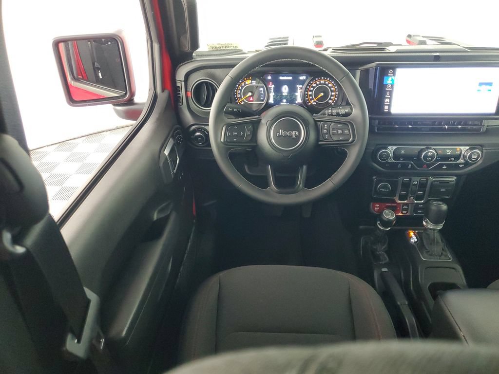 Used 2025 Jeep Wrangler Unlimited Rubicon AWD/4WD image 15