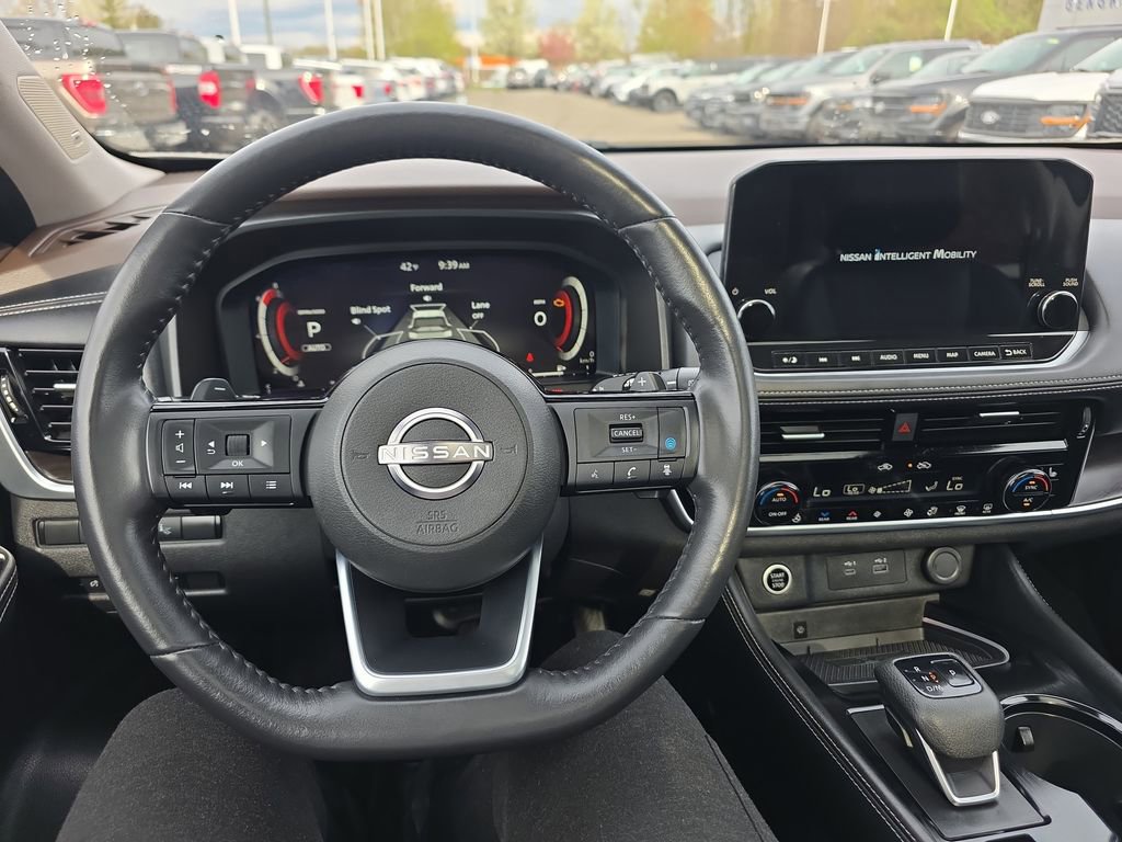 Used 2023 Nissan Rogue Platinum w/ Platinum Premium Package image 25