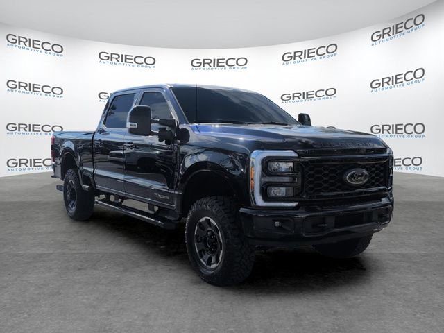 Used 2025 Ford F250 Lariat w/ Black Appearance Package AWD/4WD image 1