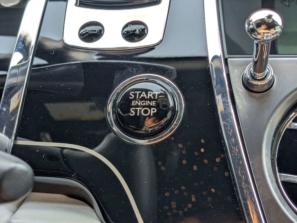 Used 2017 Rolls-Royce Ghost image 35