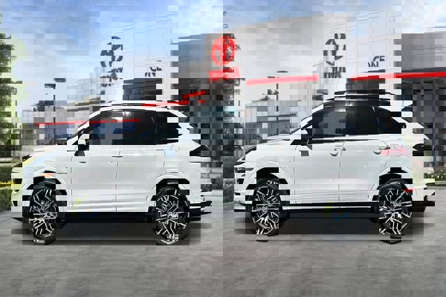 Used 2018 Porsche Cayenne S image 8