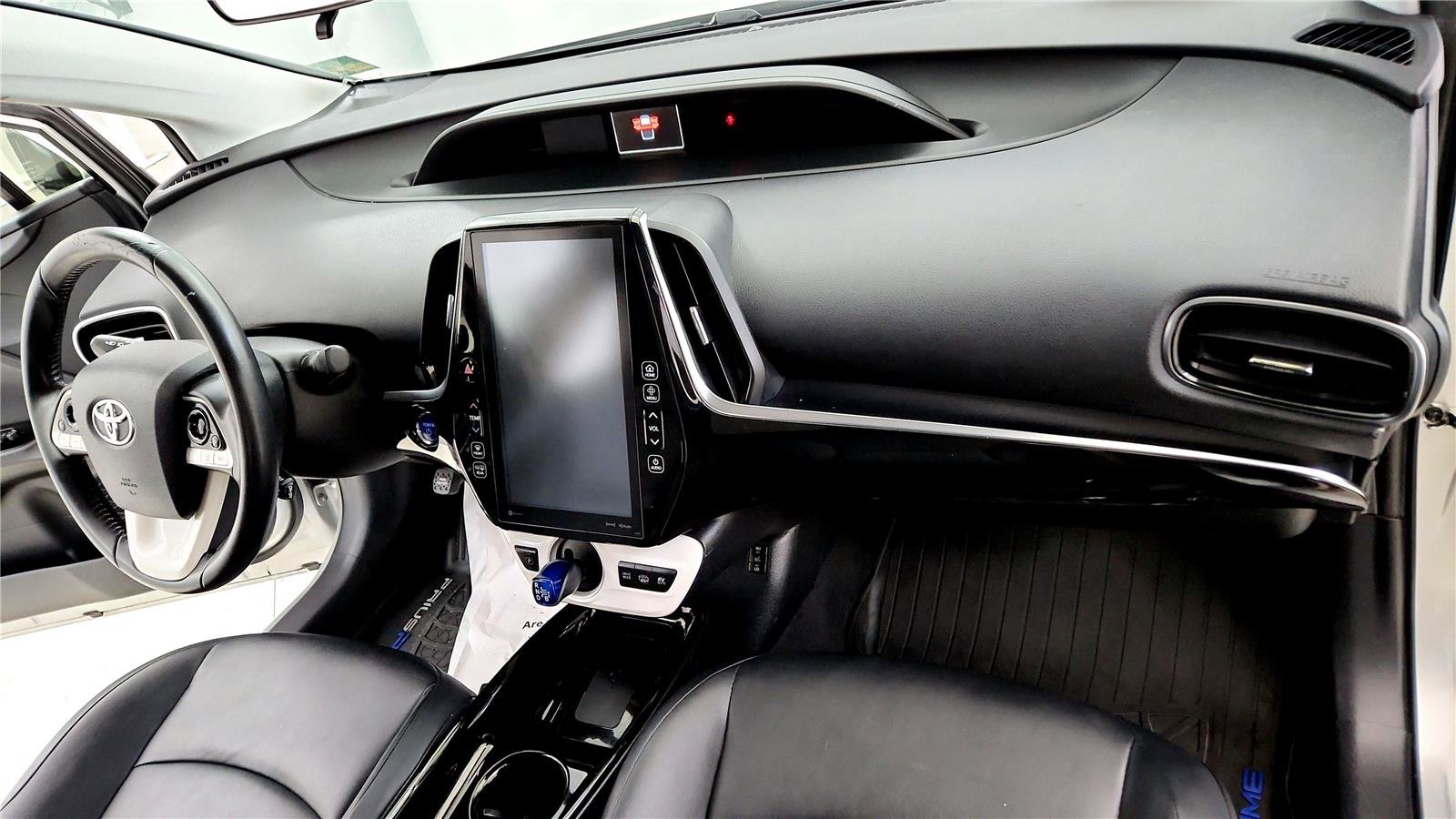 Used 2018 Toyota Prius Prime Premium image 16