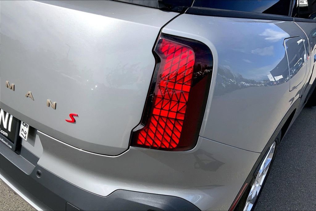 Certified 2025 MINI Cooper Countryman S w/ Comfort Package Max image 30