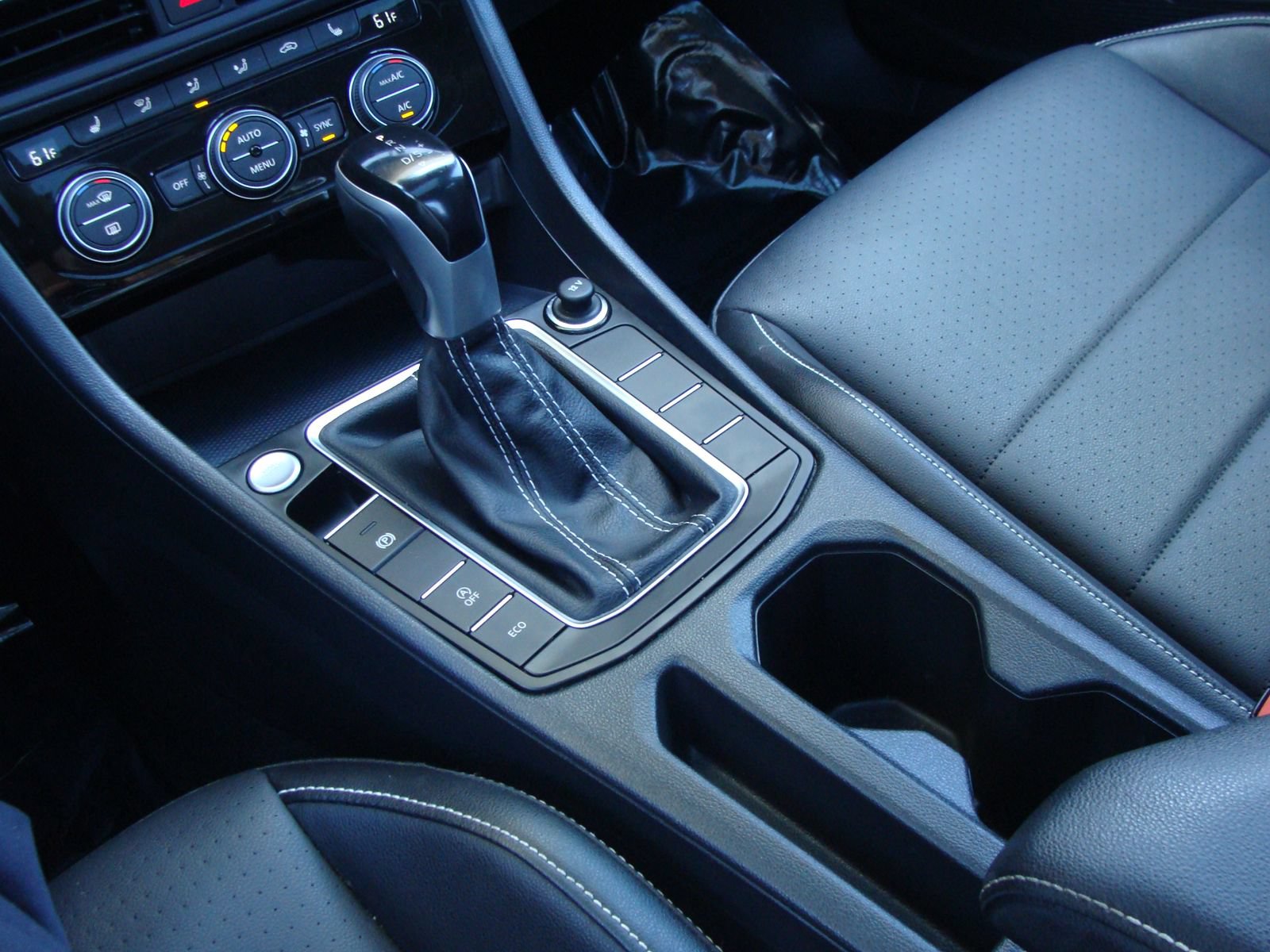 Used 2022 Volkswagen Jetta SE FWD image 27