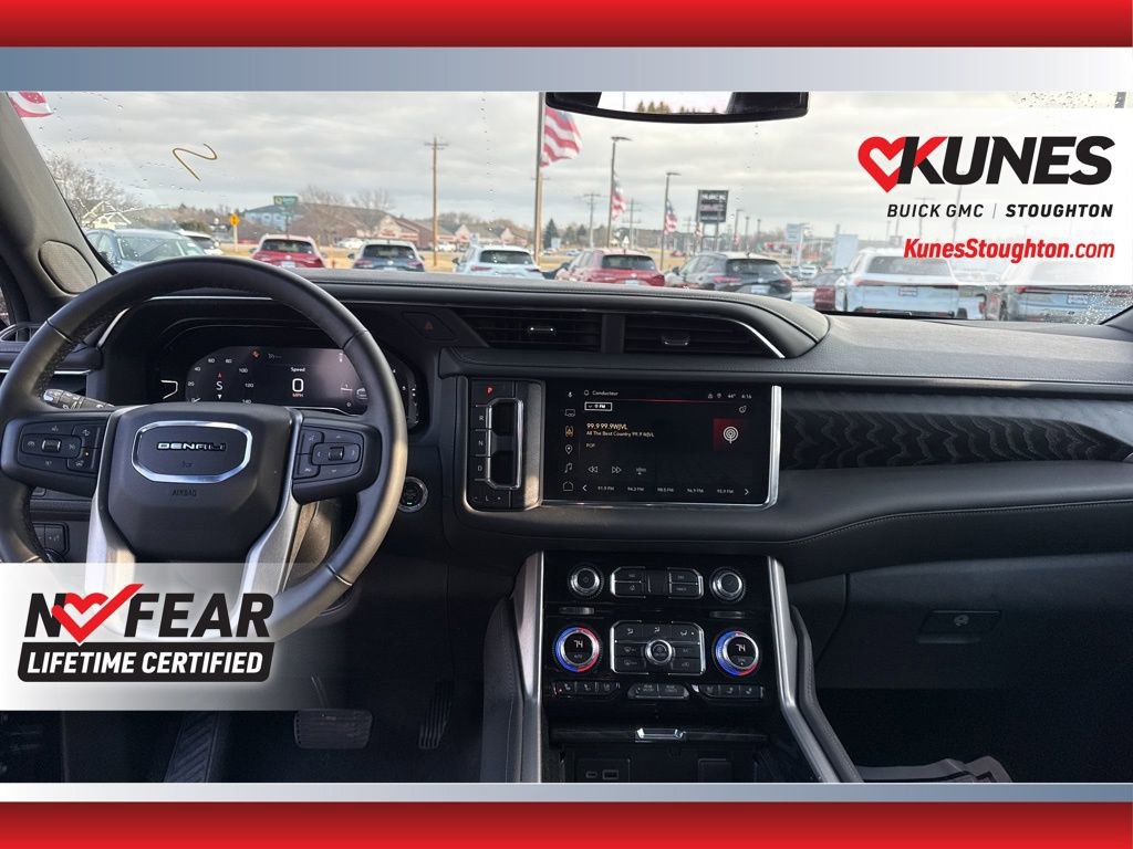 Used 2023 GMC Yukon XL Denali image 42