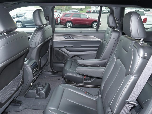 New 2025 Jeep Grand Cherokee L Limited w/ Luxury Tech Group II image 30