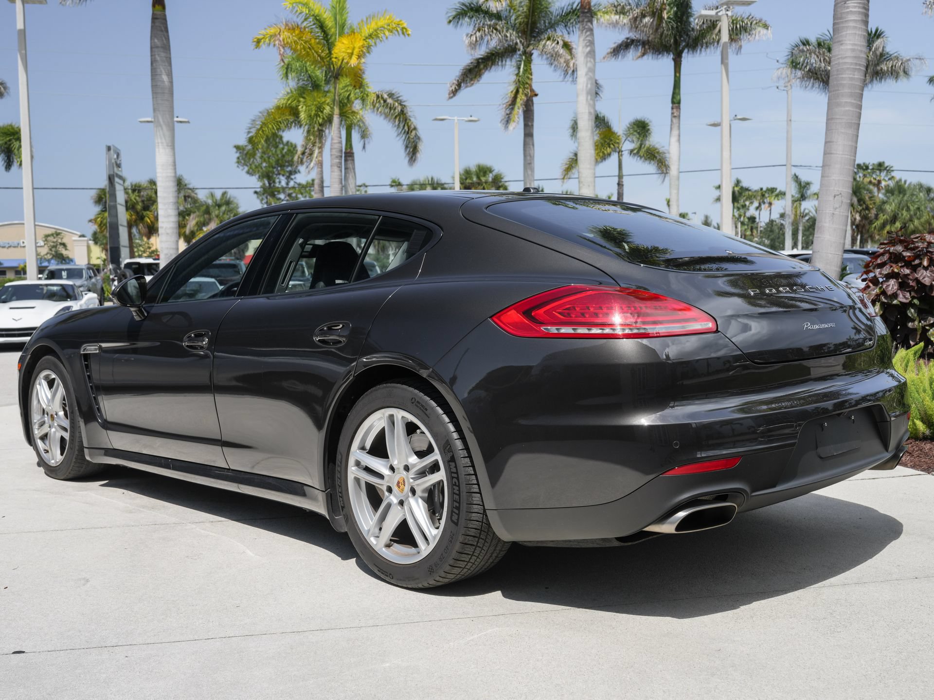 Used 2014 Porsche Panamera 4 AWD/4WD image 8