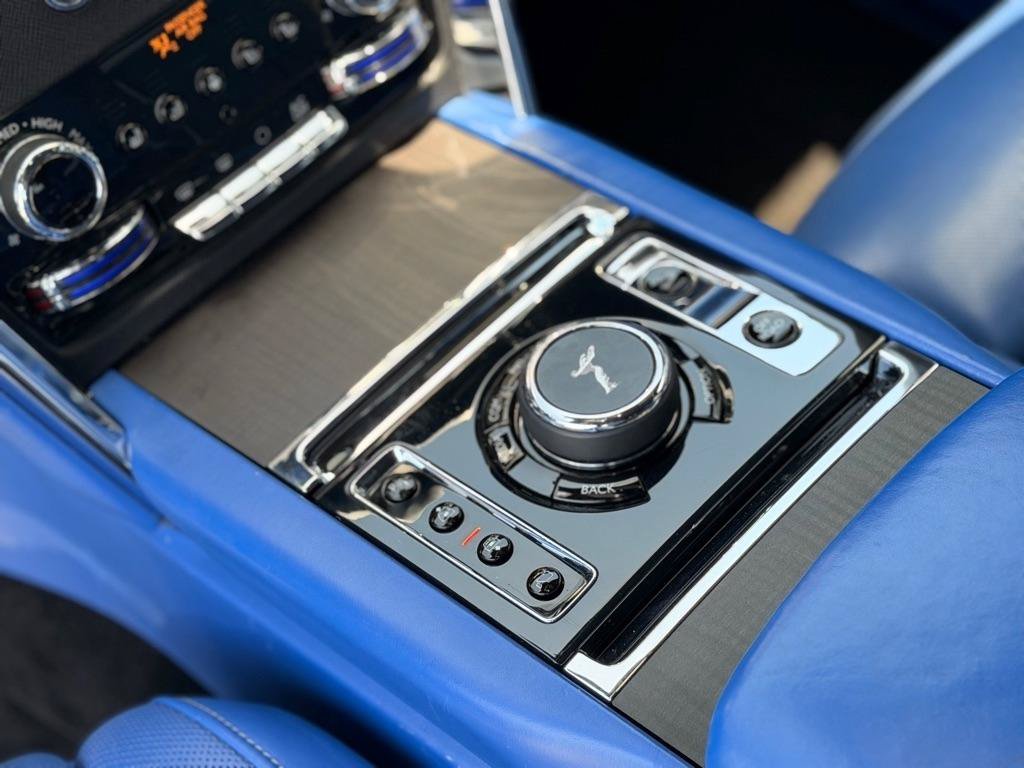 Used 2022 Rolls-Royce Cullinan AWD/4WD image 23