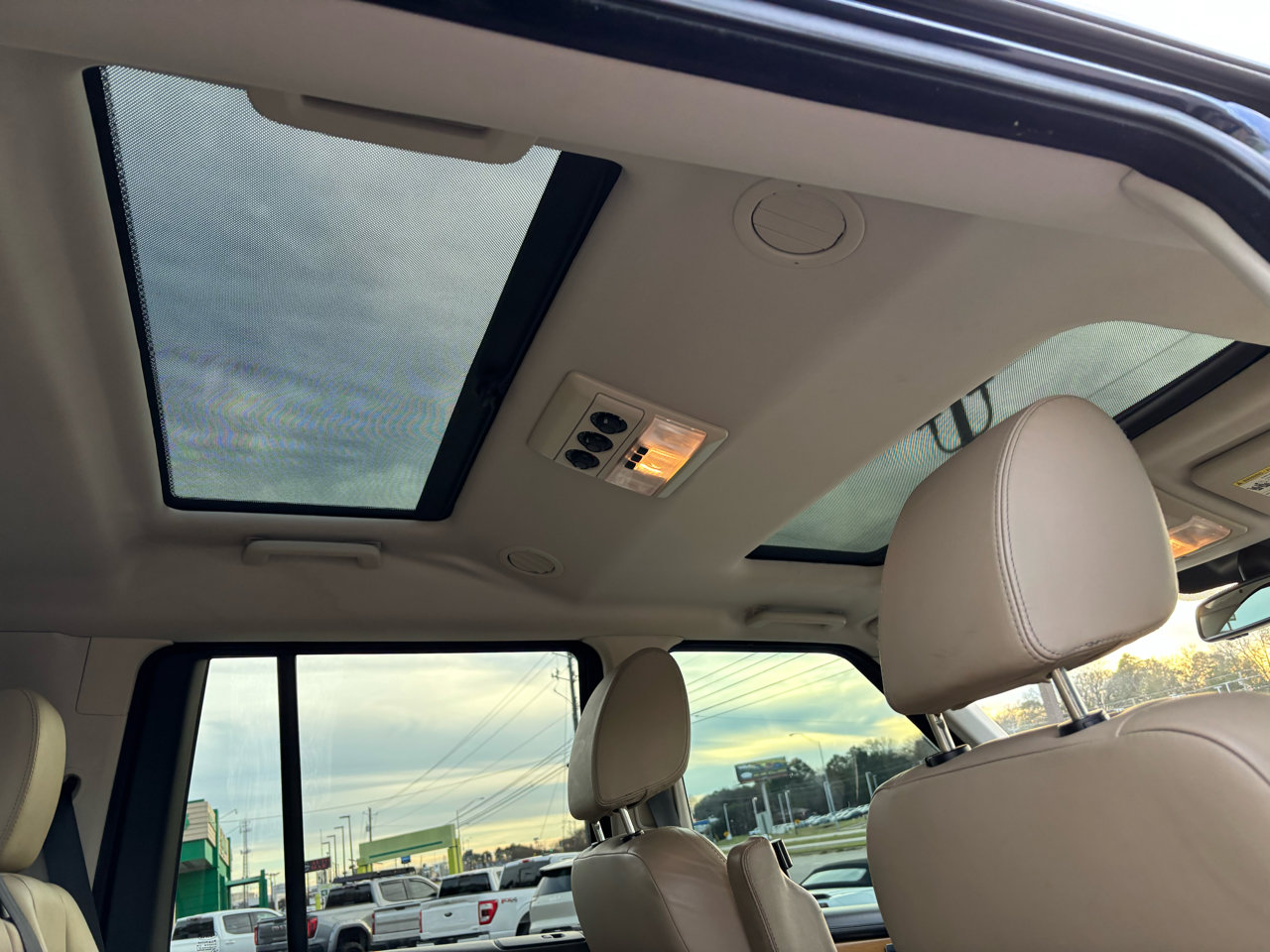 Used 2014 Land Rover LR4 HSE LUX image 29