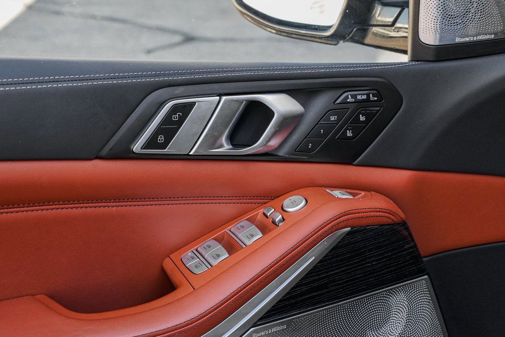 Certified 2025 BMW X7 M60i image 9