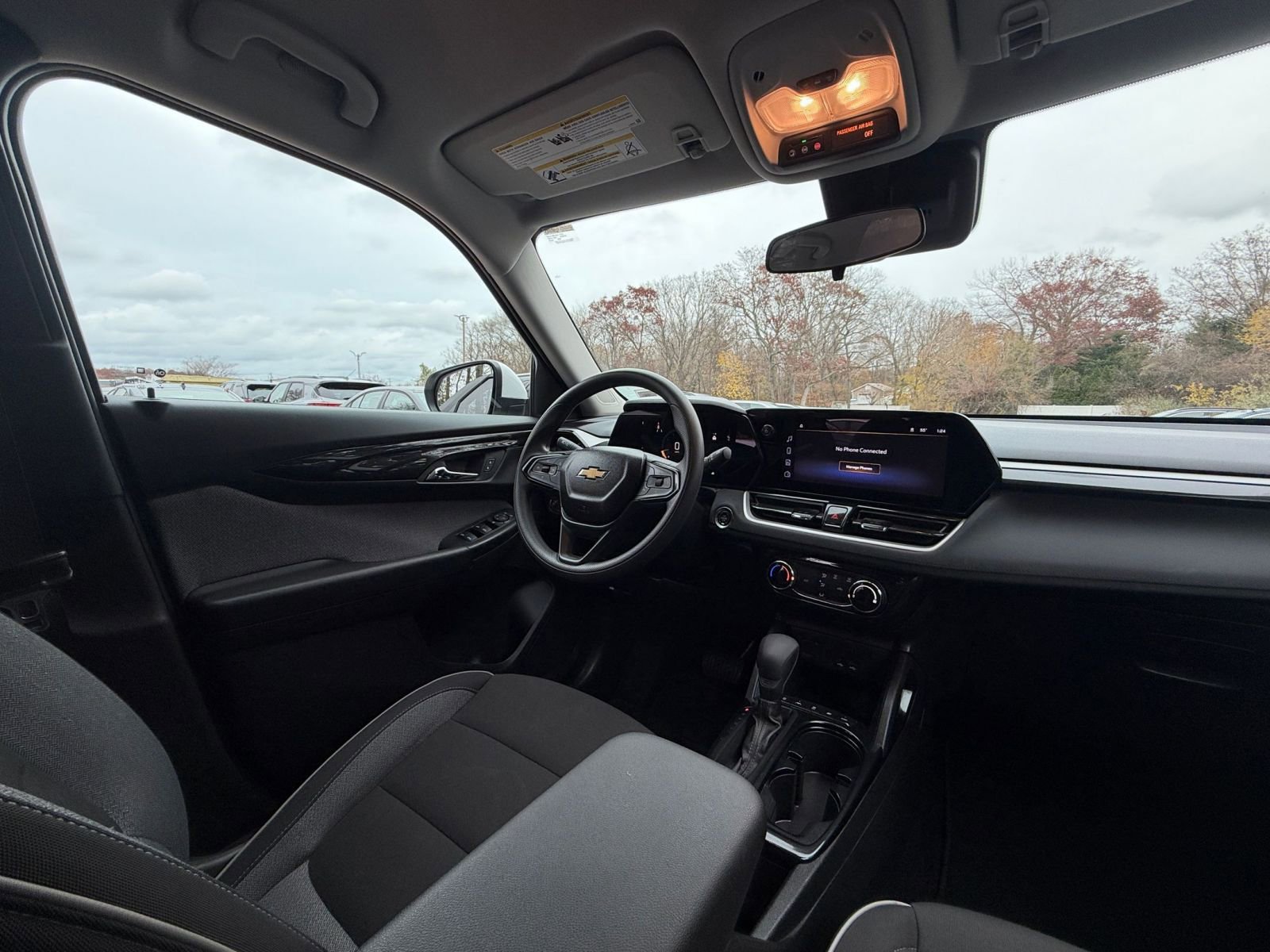 Used 2025 Chevrolet TrailBlazer LT w/ Driver Confidence Package image 32