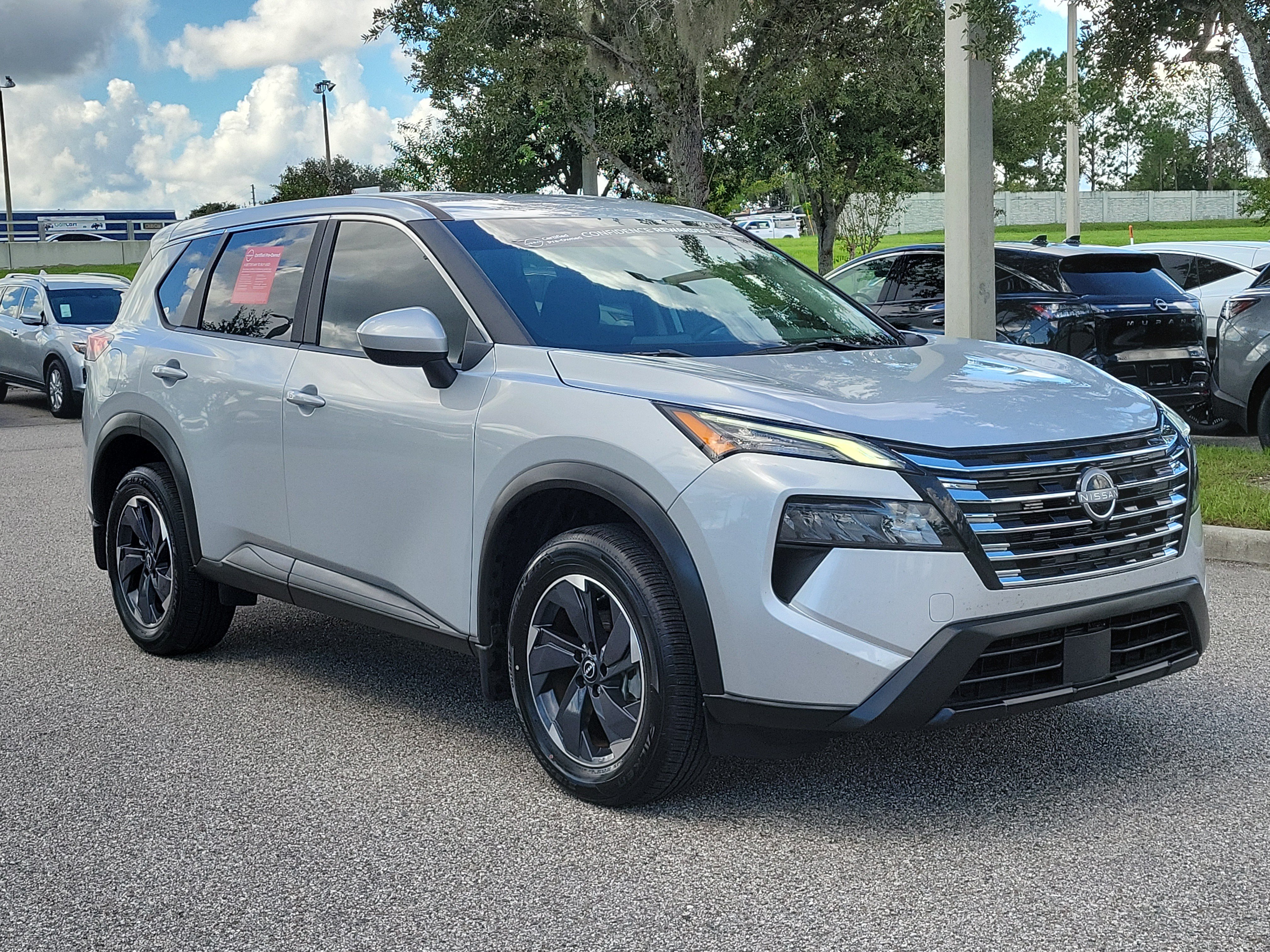 Certified 2024 Nissan Rogue SV FWD image 3