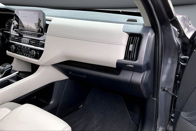 Used 2024 Nissan Pathfinder SL image 27