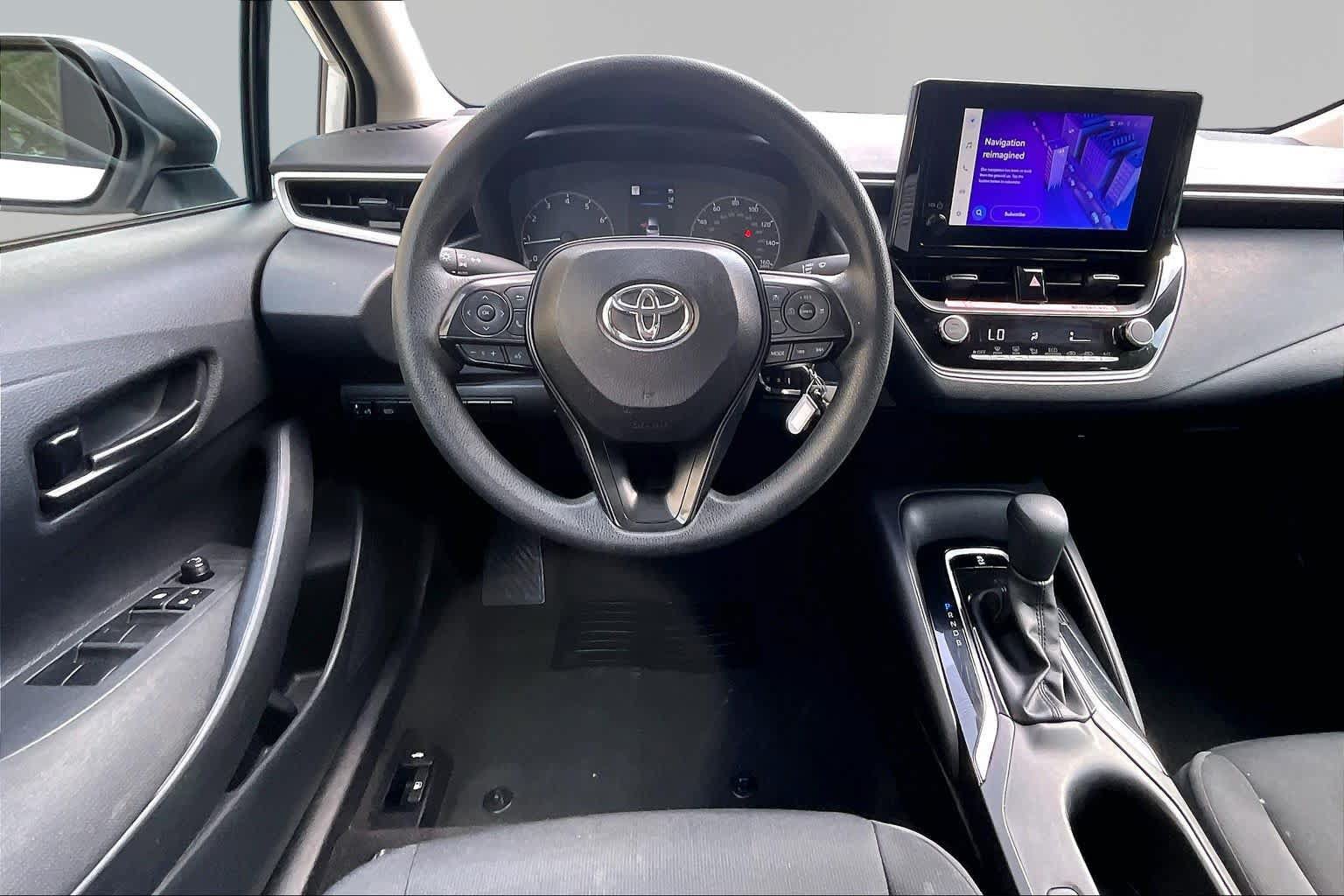 Used 2025 Toyota Corolla LE FWD image 6