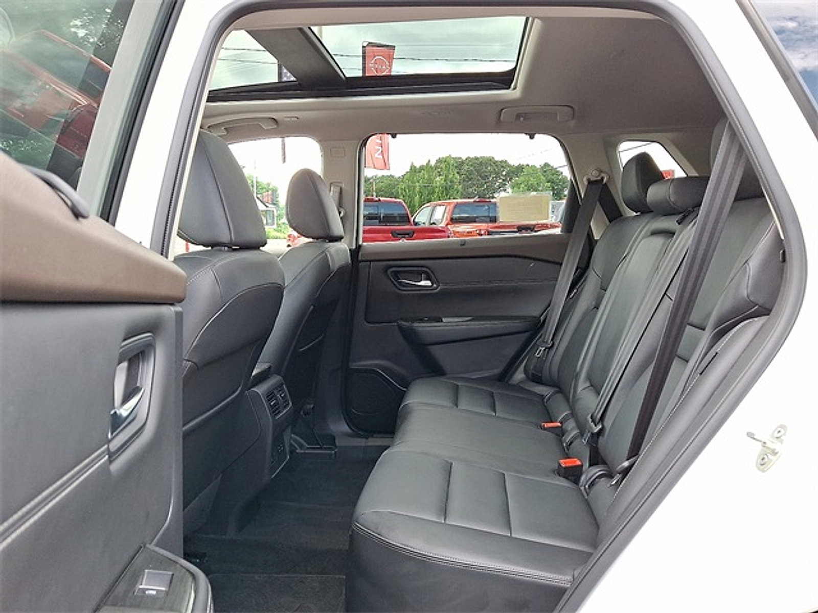 Certified 2022 Nissan Rogue SL w/ SL Premium Package image 10