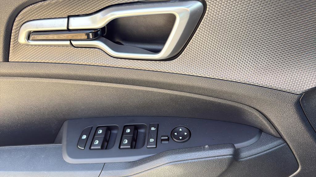 Used 2023 Kia Sportage LX image 16