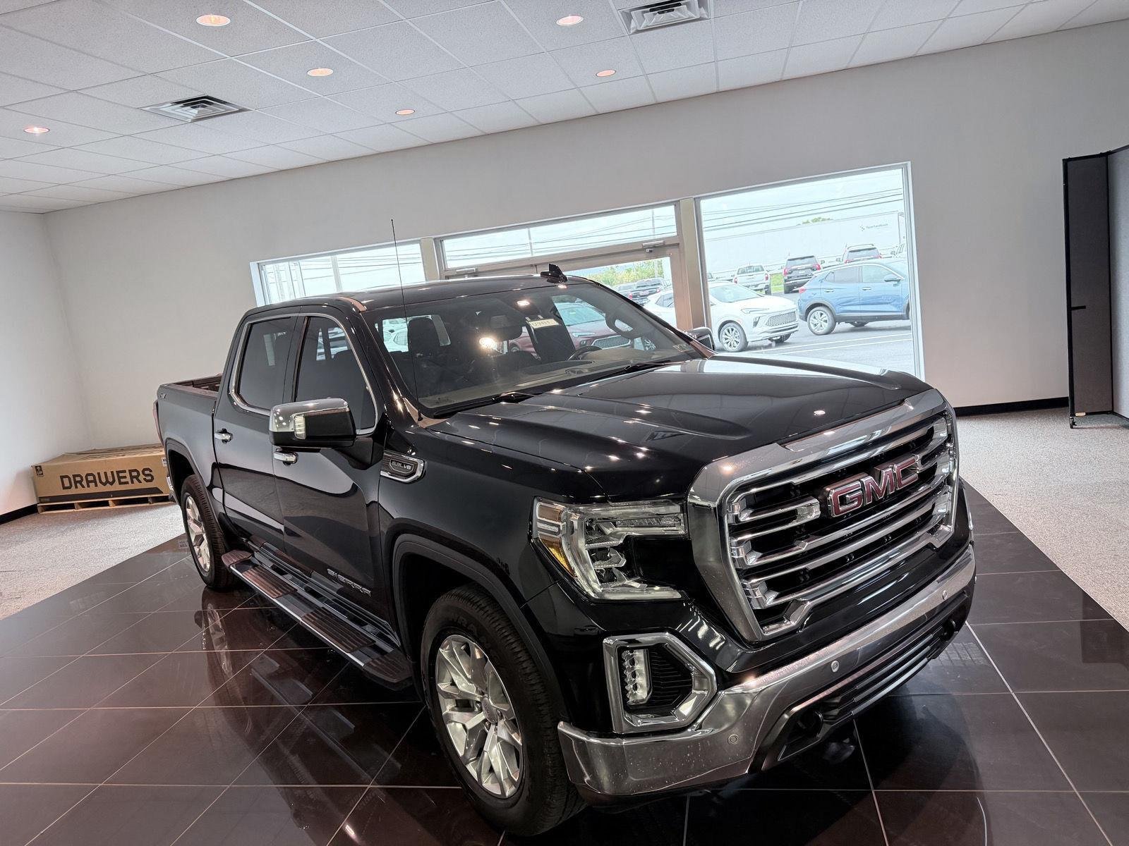 Used 2021 GMC Sierra 1500 SLT w/ SLT Premium Plus Package AWD/4WD image 8