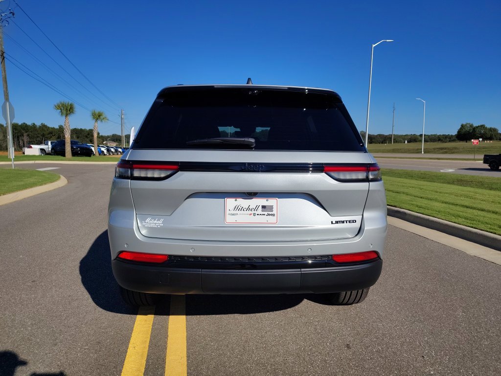 New 2025 Jeep Grand Cherokee Limited w/ Luxury Tech Group II RWD image 8