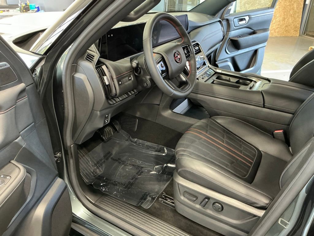 Used 2025 Nissan Armada PRO-4X image 5
