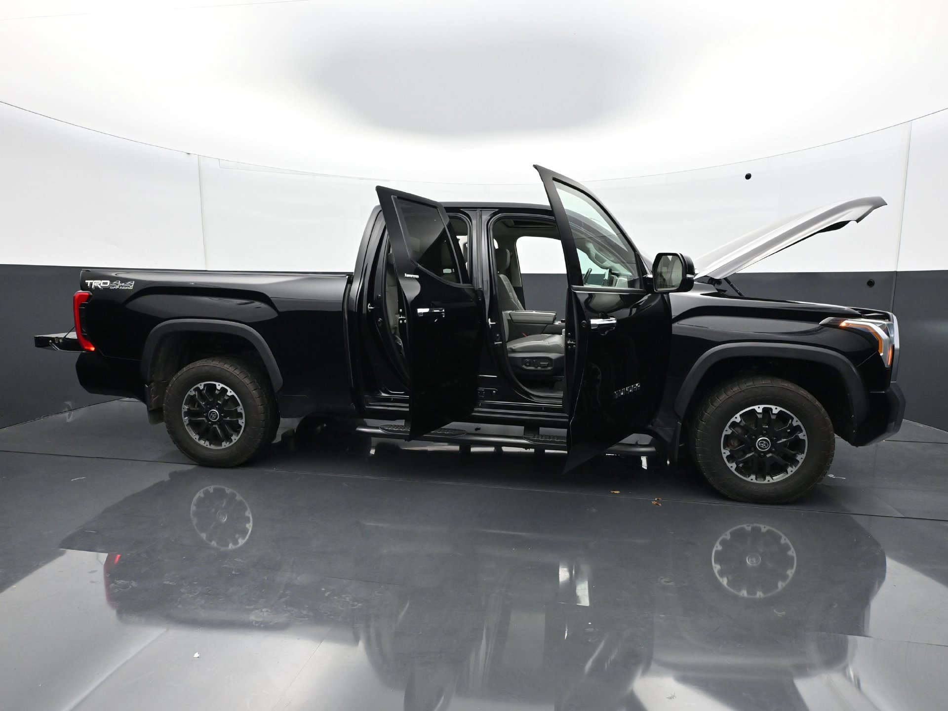 Used 2022 Toyota Tundra Limited AWD/4WD image 38