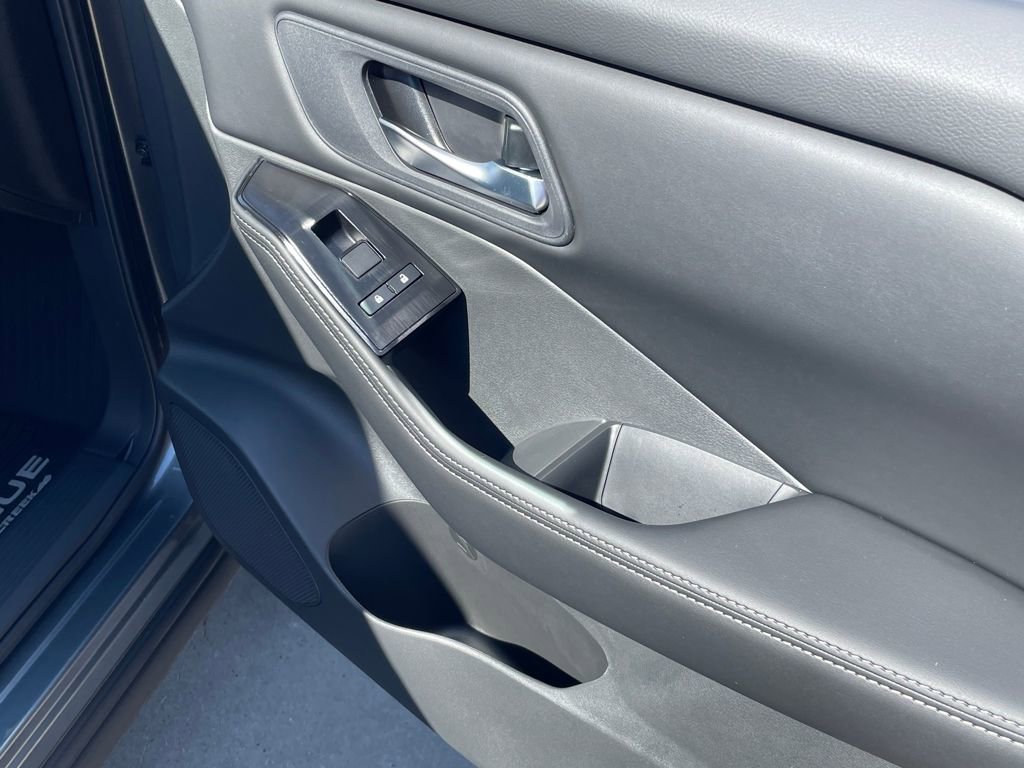 New 2026 Nissan Rogue SV w/ Cold Weather Package FWD image 39