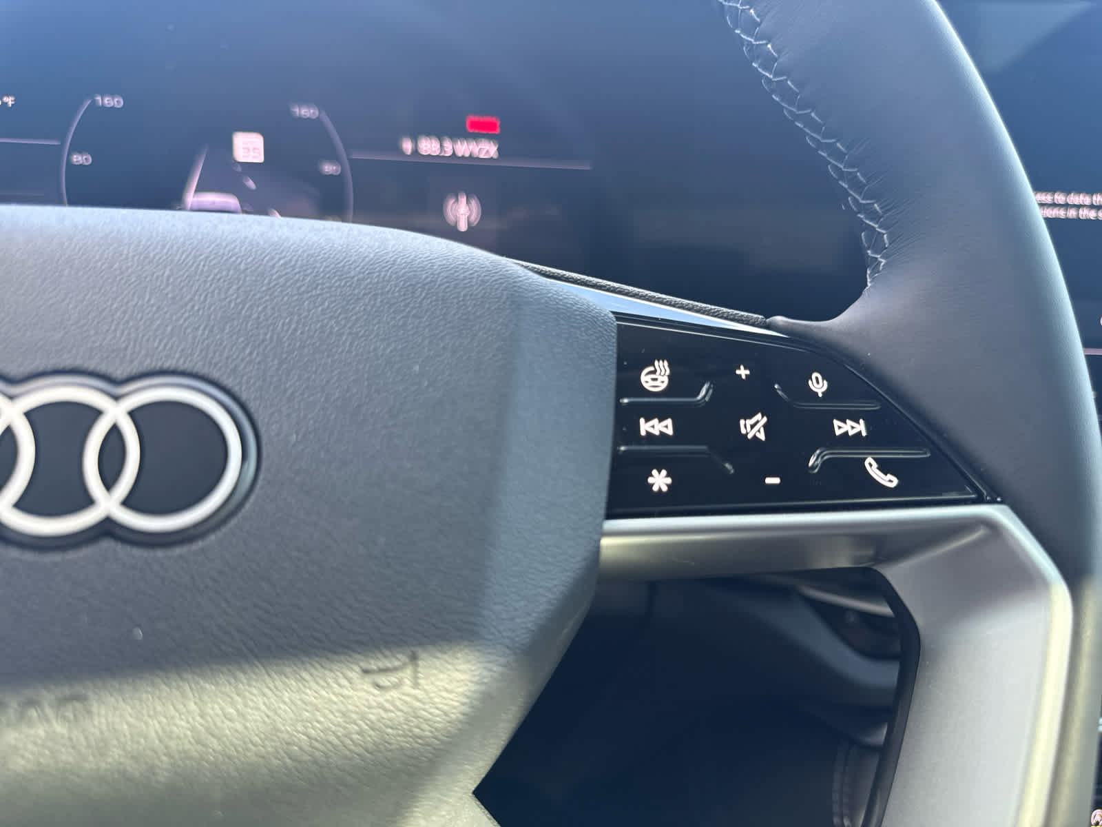 New 2025 Audi Q5 Premium Plus image 17