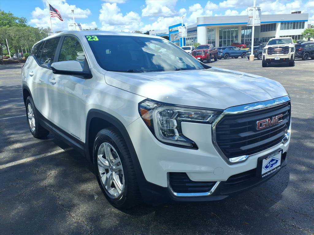 Used 2023 GMC Terrain SLE FWD image 1