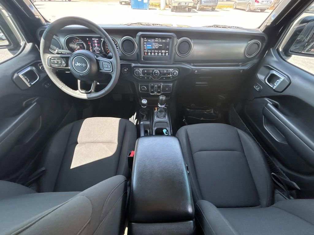 Used 2023 Jeep Gladiator Willys image 14