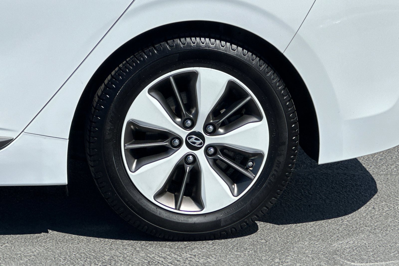 Used 2019 Hyundai Ioniq Limited w/ Ultimate Package 02 FWD image 24