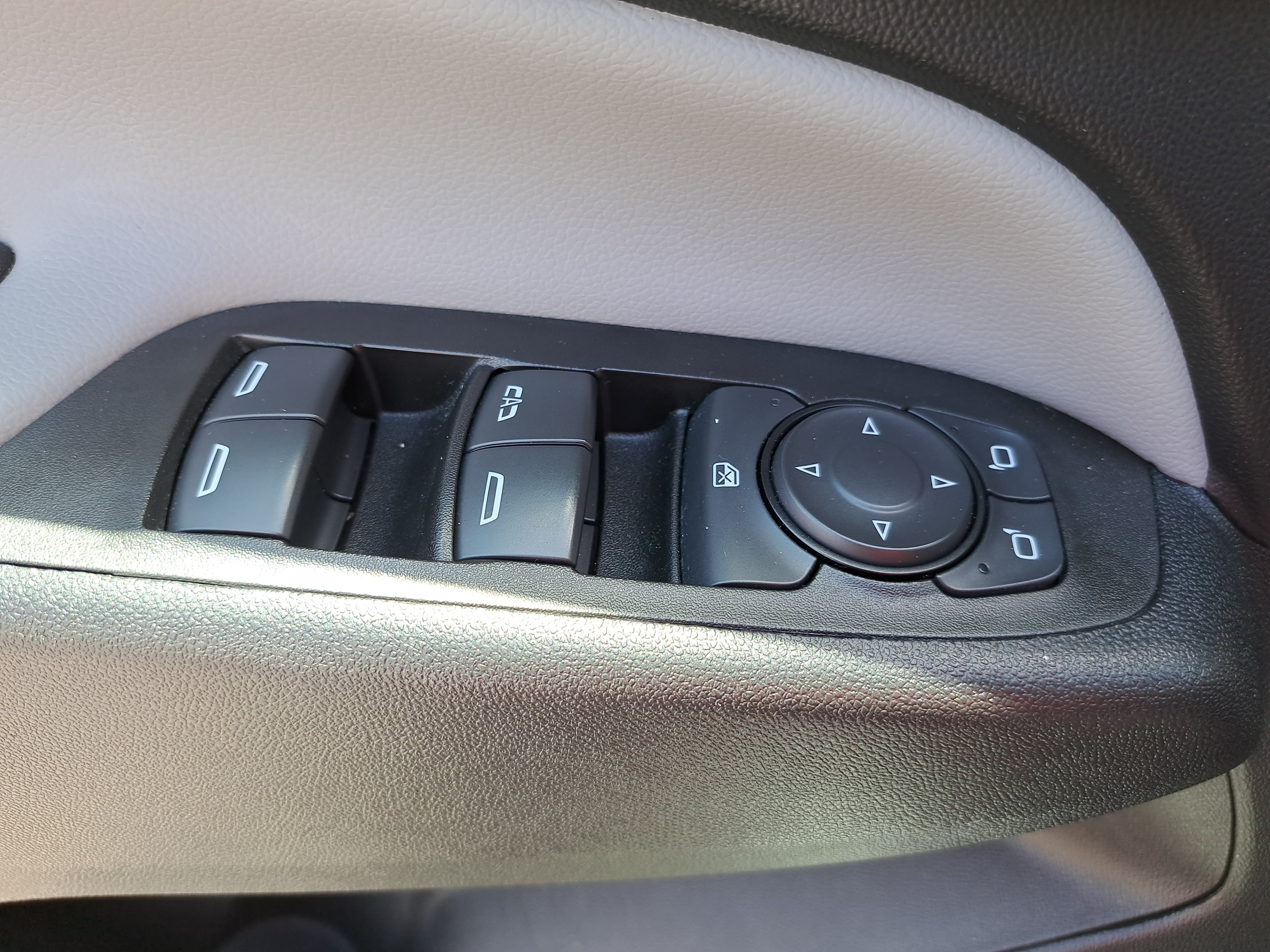 Used 2022 Chevrolet Equinox LS w/ LS Convenience Package FWD image 23