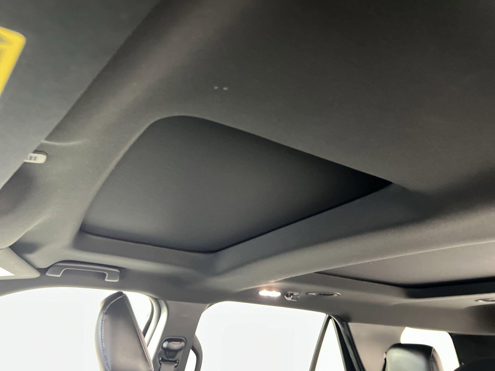 Used 2019 Ford Explorer XLT w/ Equipment Group 202A AWD/4WD image 25