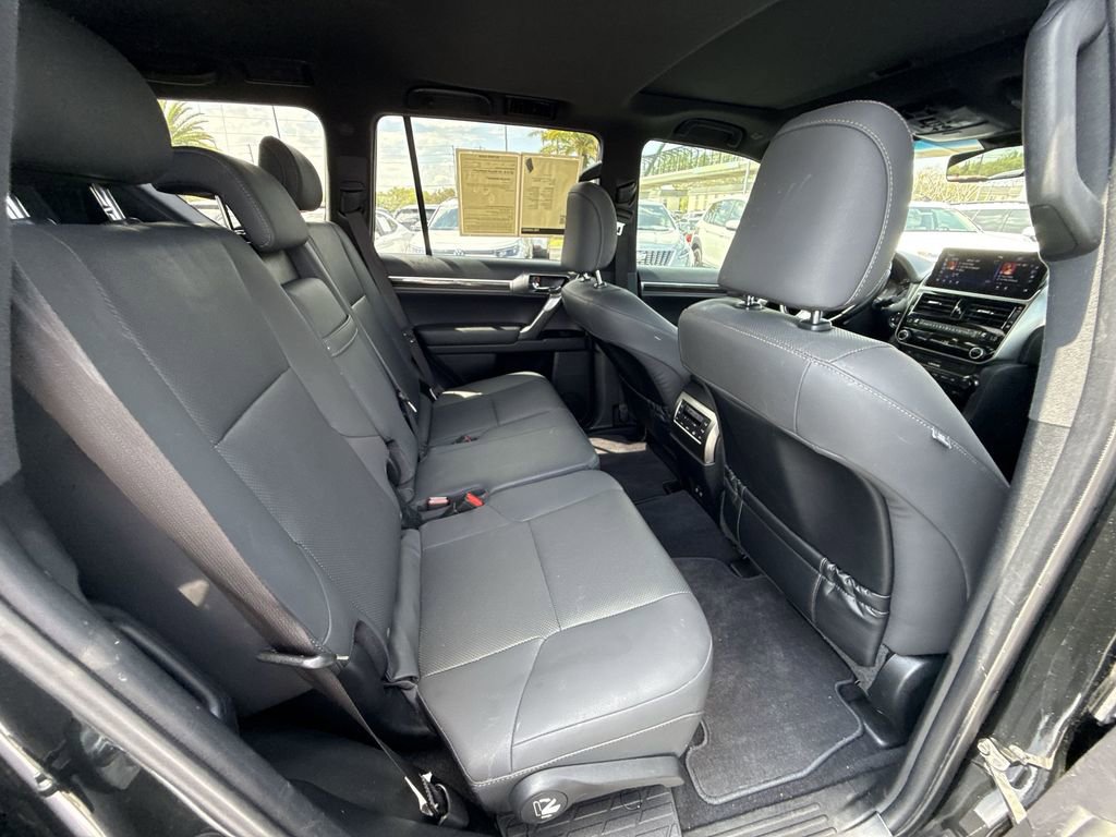 Used 2023 Lexus GX 460 Premium w/ Premium Plus Package image 16
