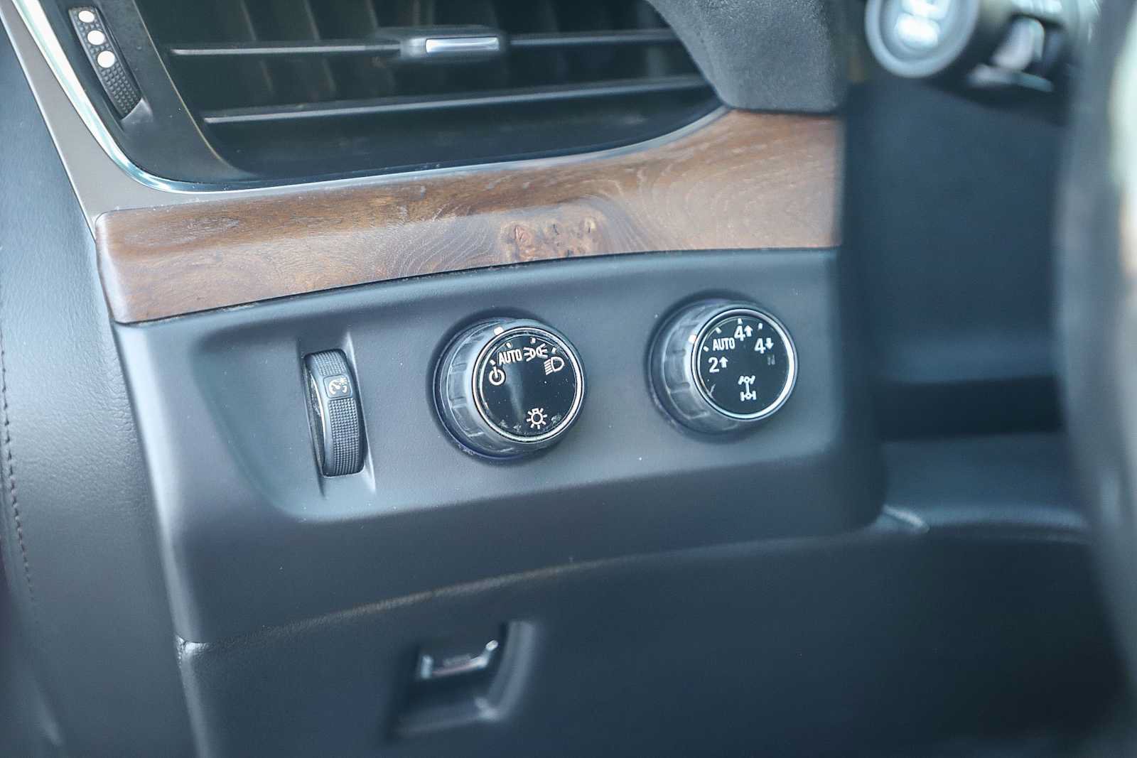 Used 2016 Cadillac Escalade ESV Premium AWD/4WD image 29
