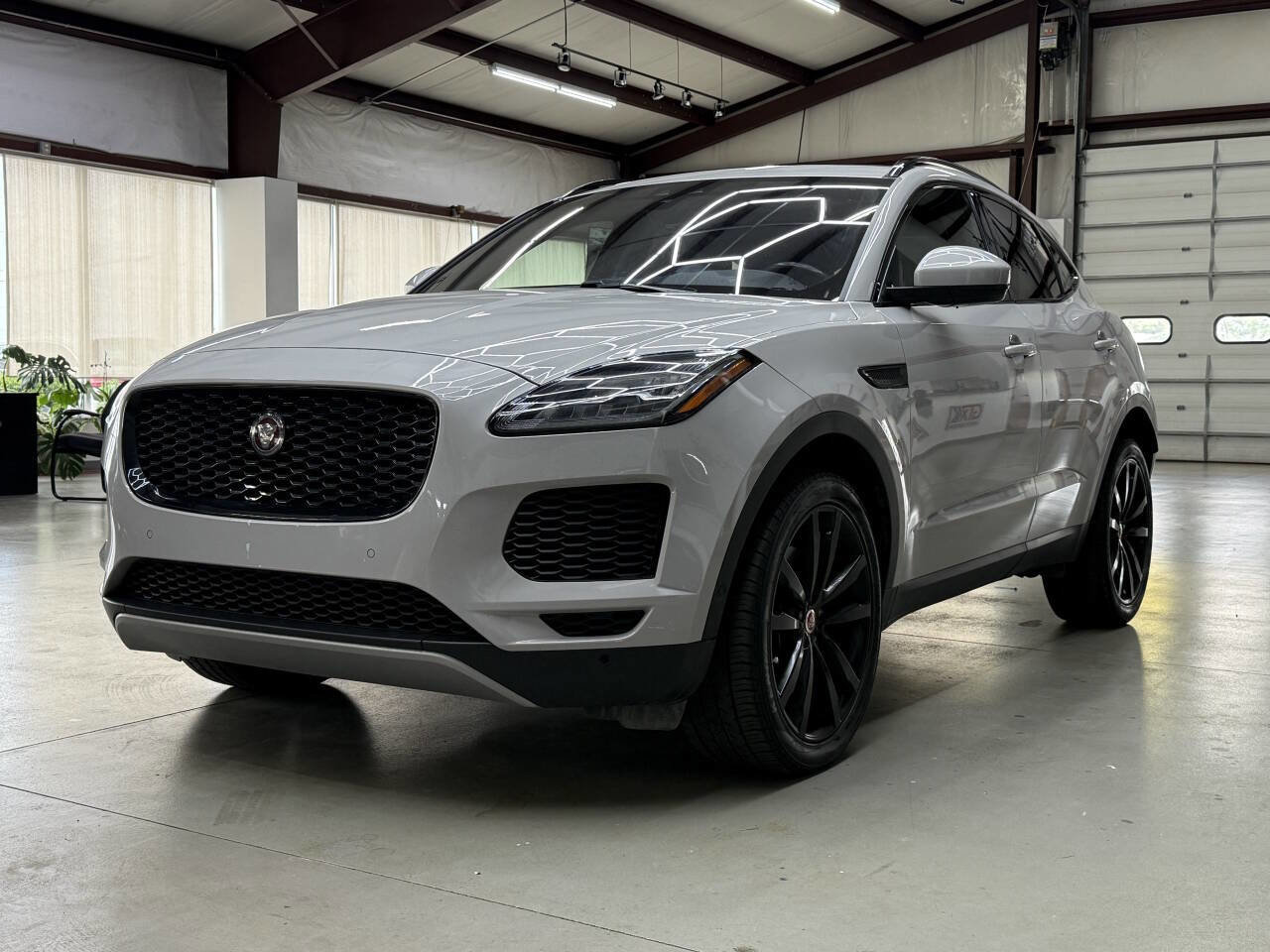 Used 2019 Jaguar E-PACE SE image 3